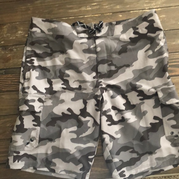 Shorts - Picture 3 of 3